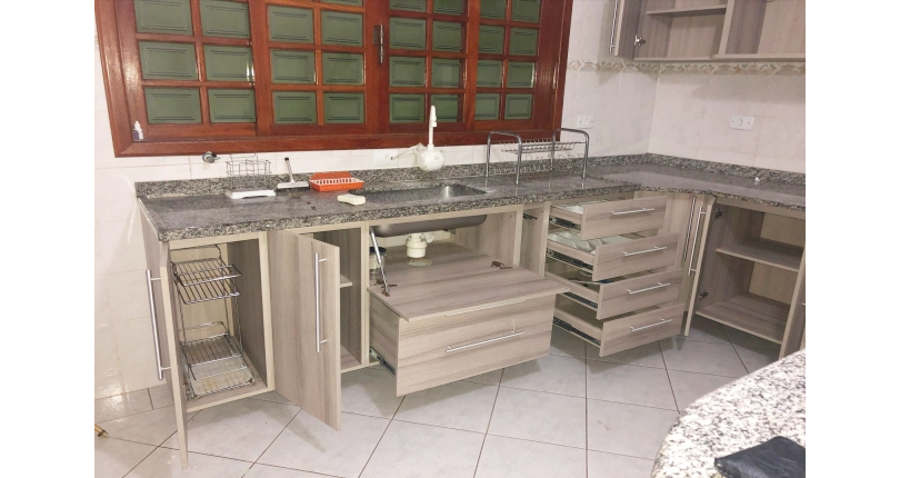  Sobrado à venda no Bairro do Conjunto Habitacional Turística na Rua Perry Salles,