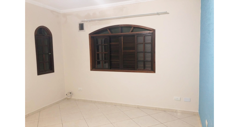  Sobrado à venda no Bairro do Conjunto Habitacional Turística na Rua Perry Salles,