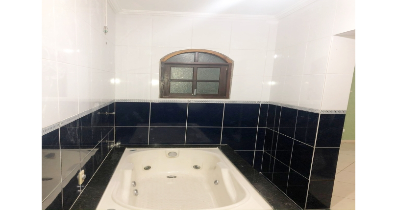  Sobrado à venda no Bairro do Conjunto Habitacional Turística na Rua Perry Salles,