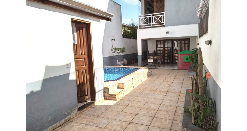 Sobrado à venda no Bairro da Vila Clarice na Rua Coronel Walter da Silva Porto,