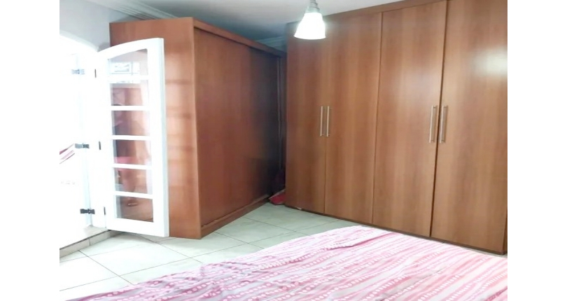  Sobrado à venda no Bairro da Vila Pereira Barreto na Rua Luís Carneiro,