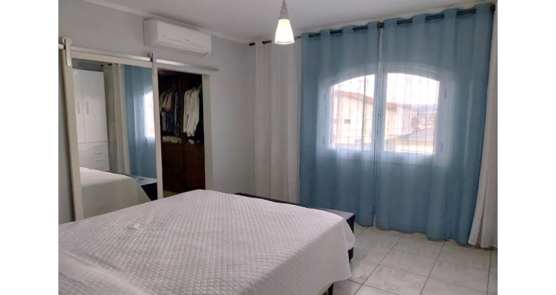  Sobrado à venda no Bairro da Vila Pereira Barreto na Rua Luís Carneiro,