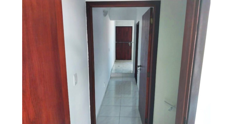 Sobrado à venda no Bairro do Jardim Mangalot na Rua Padre Aníbal Difrância