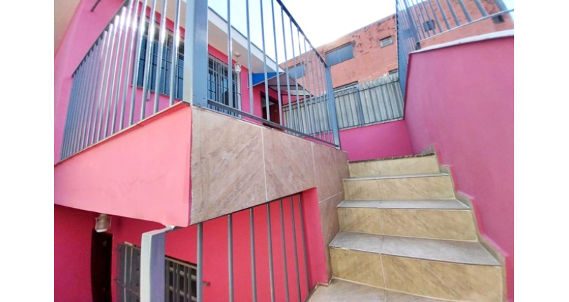 Sobrado à venda no Bairro do Jardim Mangalot na Rua Padre Aníbal Difrância