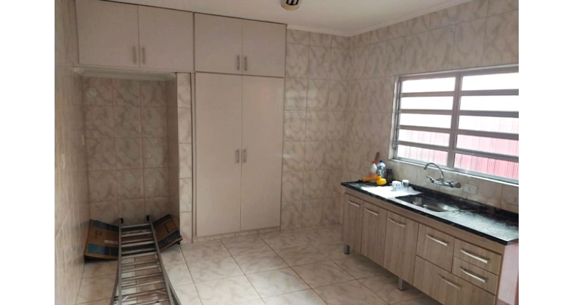 Sobrado à venda no Bairro do Jardim Mangalot na Rua Padre Aníbal Difrância