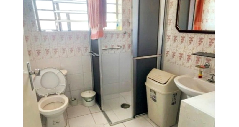 Sobrado à venda no Bairro do Parque São Domingos na Rua Homero Sales