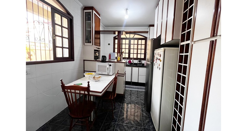 Sobrado à venda no Bairro do Jardim Líbano na Rua Adolfo Laurenti