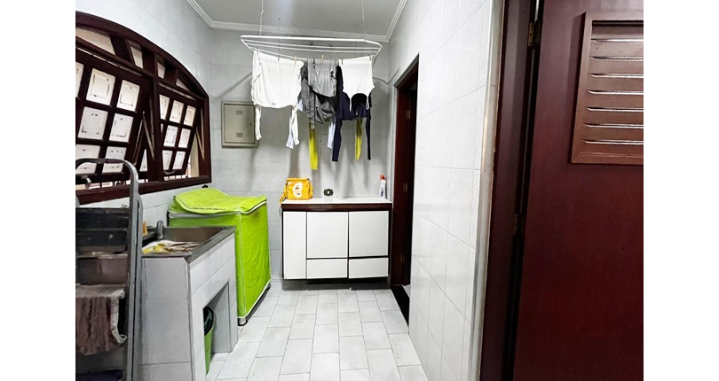 Sobrado à venda no Bairro do Jardim Líbano na Rua Adolfo Laurenti