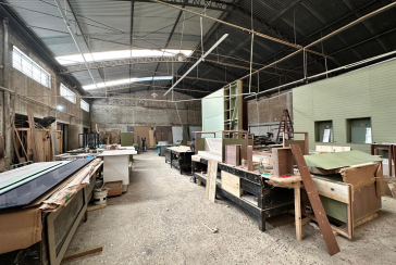 Galpão Comercial à venda no Bairro do Jardim Mutinga na Rua Belo Jardim