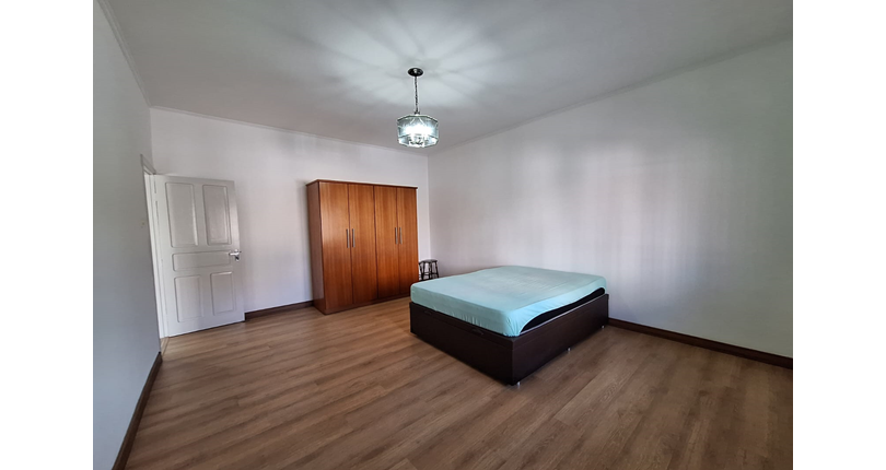  Casa Térrea à venda no Bairro do Parque São Domingos na Rua Vicente Gioberti 