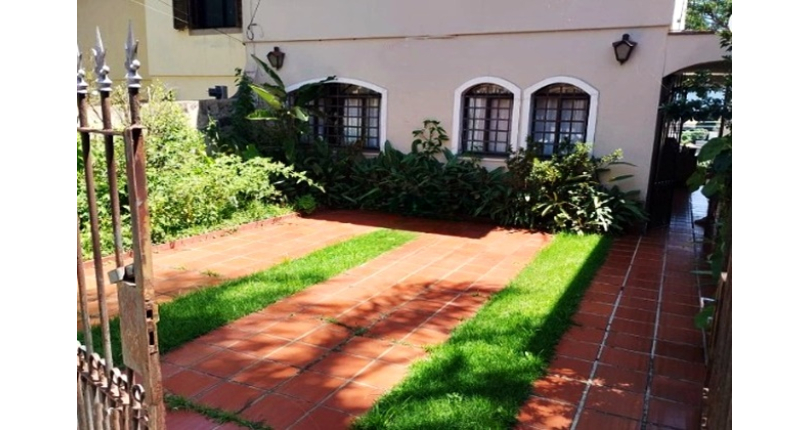 Sobrado à venda no Bairro do Parque Maria Domitila na Rua Domingos de Magalhães