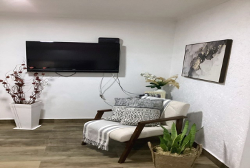 Casa térrea à venda no Bairro do Parque Panamericano na Rua Josefa Fontoura, 