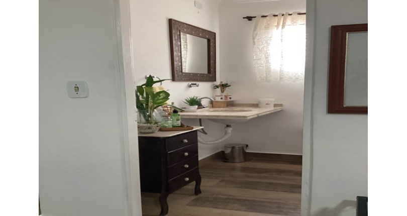 Casa térrea à venda no Bairro do Parque Panamericano na Rua Josefa Fontoura, 