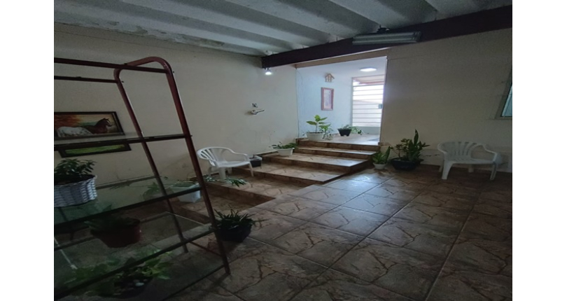 Casa térrea à venda no Bairro do Parque Panamericano na Rua Josefa Fontoura, 