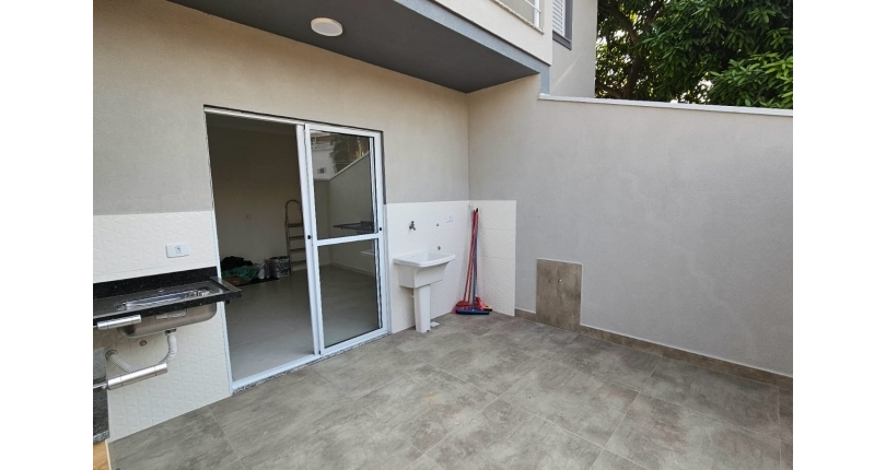 BELO Sobrado novo à venda no Bairro da Vila Guedes na Rua Doutor Nuno de Andrade 41