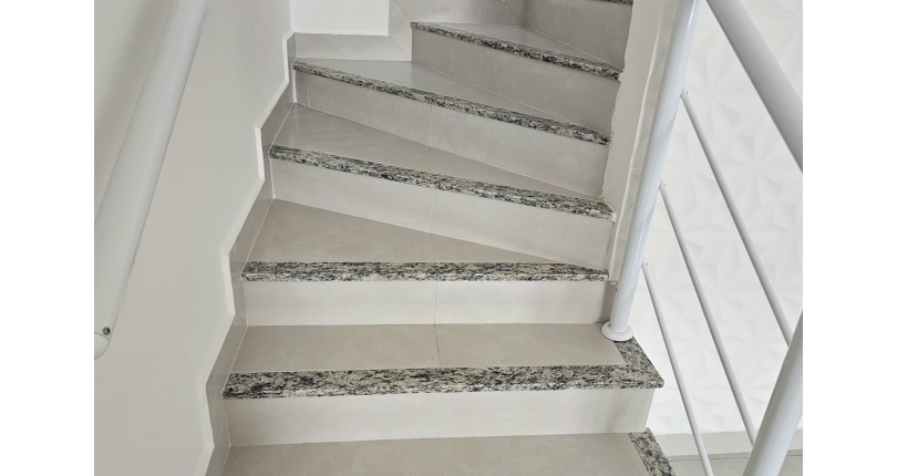 BELO Sobrado novo à venda no Bairro da Vila Guedes na Rua Doutor Nuno de Andrade 41