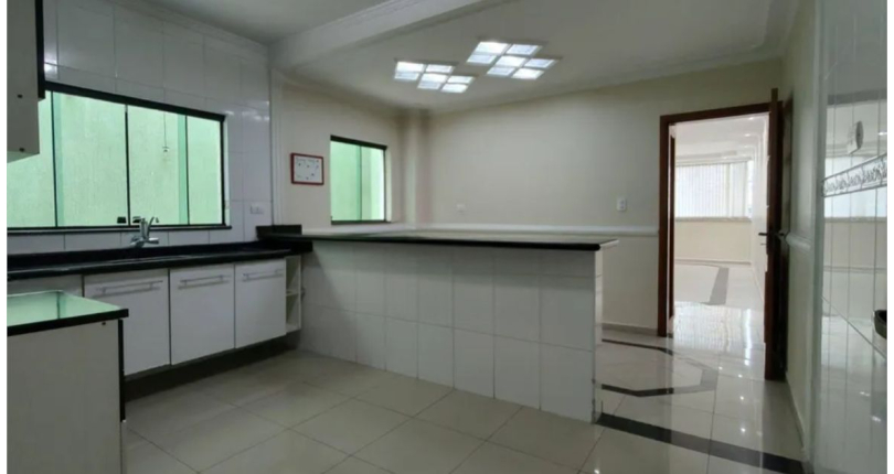 Sobrado à venda no Bairro da Chacara Inglesa na Rua Pompeu Sobrinho