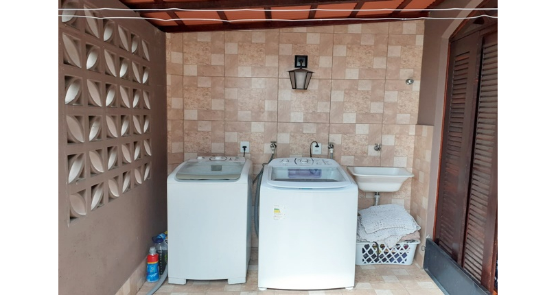 Sobrado à venda no Bairro do Jardim São Ricardo na Rua Ferdinando Rutini,