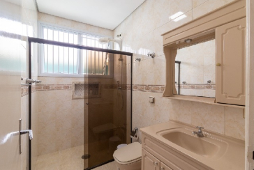 Lindo Sobrado à venda no Bairro do Parque São Domingos na Rua Artur Bastos,