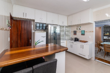 Lindo Sobrado à venda no Bairro do Parque São Domingos na Rua Artur Bastos,