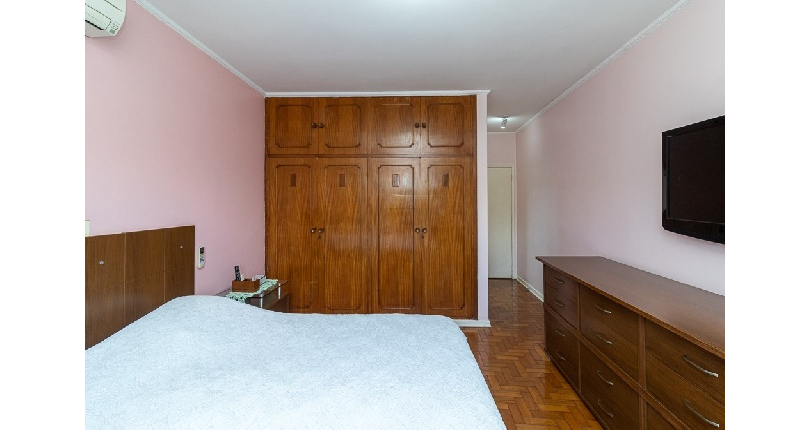 Lindo Sobrado à venda no Bairro do Parque São Domingos na Rua Artur Bastos,