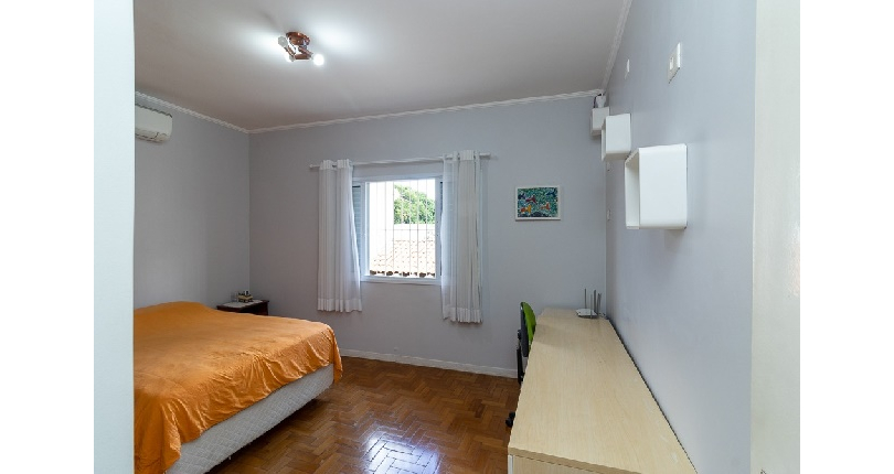 Lindo Sobrado à venda no Bairro do Parque São Domingos na Rua Artur Bastos,