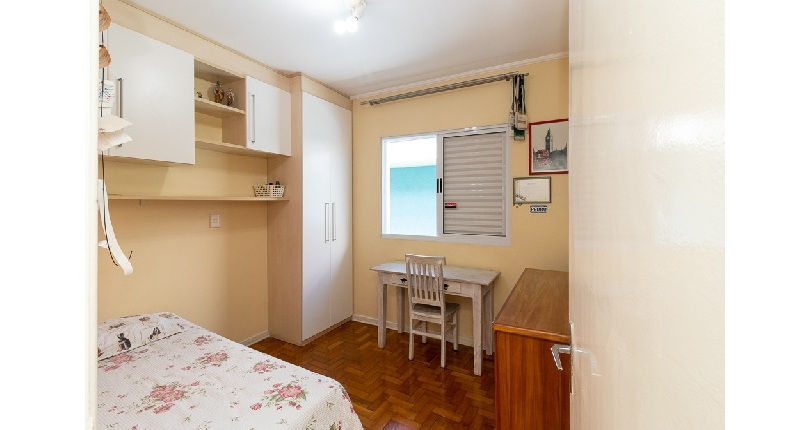 Lindo Sobrado à venda no Bairro do Parque São Domingos na Rua Artur Bastos,