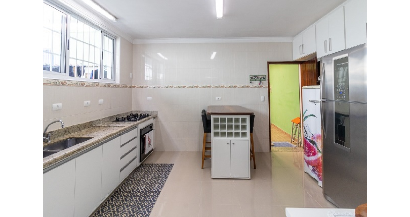 Lindo Sobrado à venda no Bairro do Parque São Domingos na Rua Artur Bastos,