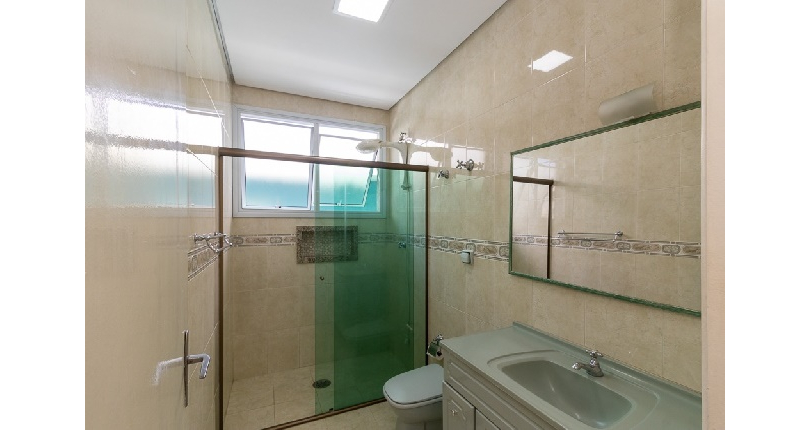 Lindo Sobrado à venda no Bairro do Parque São Domingos na Rua Artur Bastos,