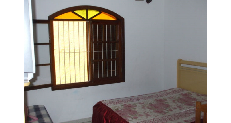 Casa à venda em Osasco no Bairro do Três Montanhas na Rua Serra dos Itatins,