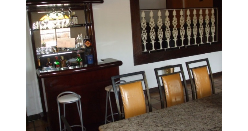 Casa à venda Rua Serra dos Itatins, Três Montanhas - Imóveis à Venda