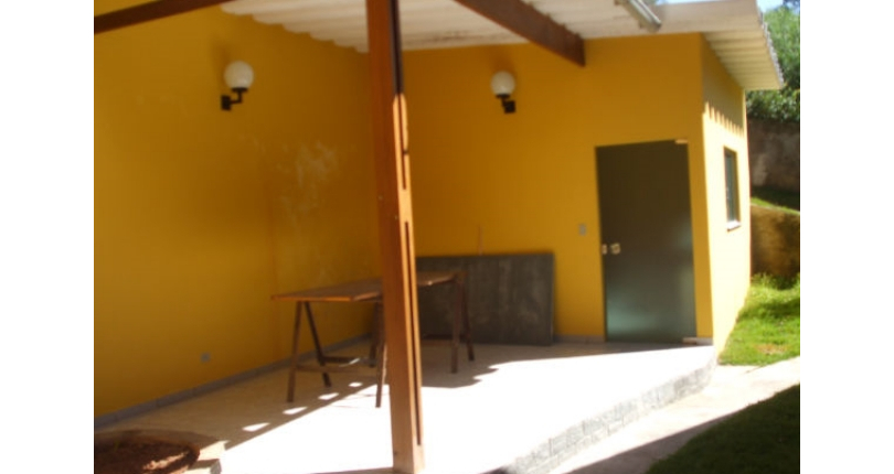 Casa à venda em Osasco no Bairro do Três Montanhas na Rua Serra dos Itatins,