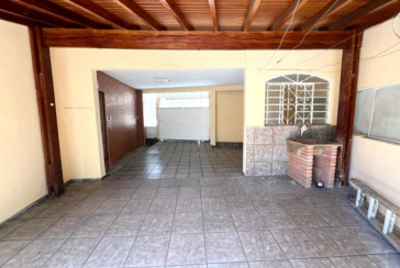 Casa para renda à venda no Bairro do Jardim Santa Lucrécia na Rua Pêra-Marmelo