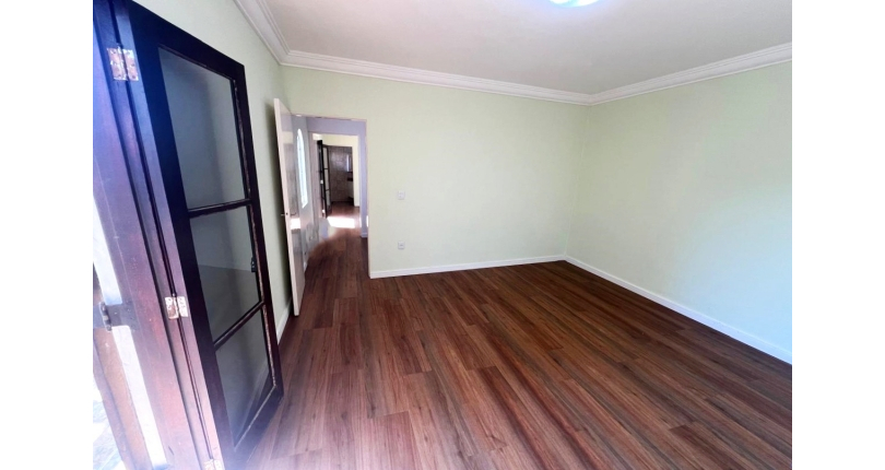 Casa para renda à venda no Bairro do Jardim Santa Lucrécia na Rua Pêra-Marmelo