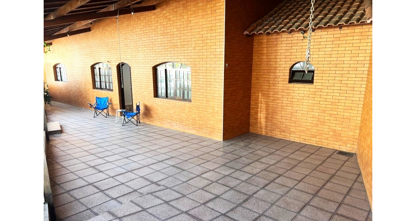 Casa para renda à venda no Bairro do Jardim Santa Lucrécia na Rua Pêra-Marmelo