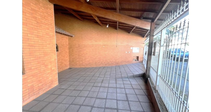 Casa para renda à venda no Bairro do Jardim Santa Lucrécia na Rua Pêra-Marmelo