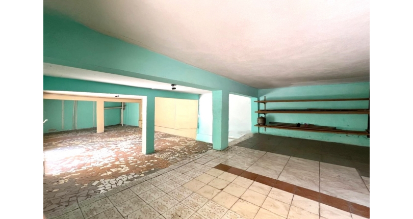 Casa para renda à venda no Bairro do Jardim Santa Lucrécia na Rua Pêra-Marmelo