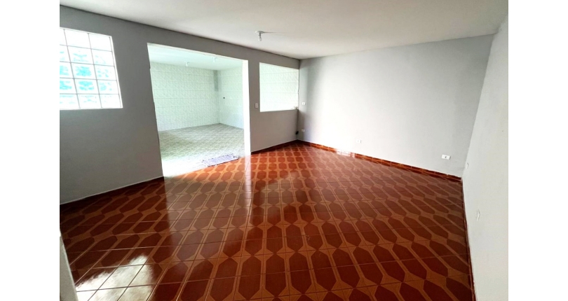 Sobrado para renda à venda no Bairro do Jardim Santa Lucrécia na Rua Pêra-Marmelo