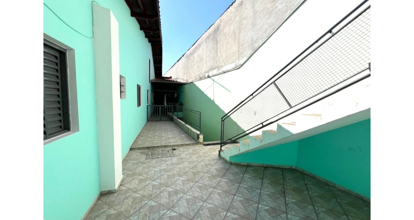 Sobrado para renda à venda no Bairro do Jardim Santa Lucrécia na Rua Pêra-Marmelo