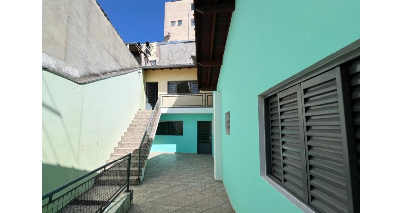 Sobrado para renda à venda no Bairro do Jardim Santa Lucrécia na Rua Pêra-Marmelo