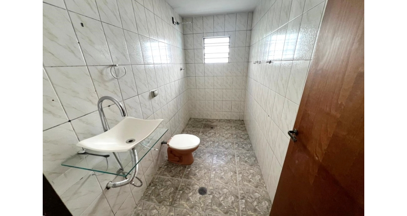 Sobrado para renda à venda no Bairro do Jardim Santa Lucrécia na Rua Pêra-Marmelo