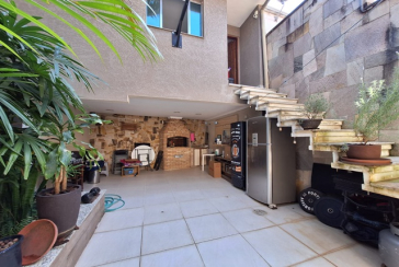 BELO Sobrado à venda no Bairro do Jardim Cidade Pirituba na Rua Pináceas,