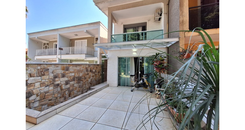 BELO Sobrado à venda no Bairro do Jardim Cidade Pirituba na Rua Pináceas,