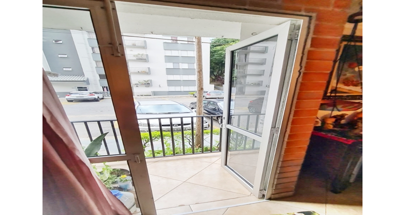 Apartamento à venda no Bairro do Jardim Santa Mônica na Avenida Santa Monica 593
