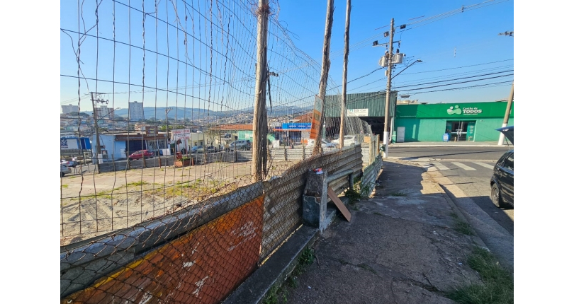Terreno à venda no Bairro da Vila Pirituba na Avenida Paula Ferreira