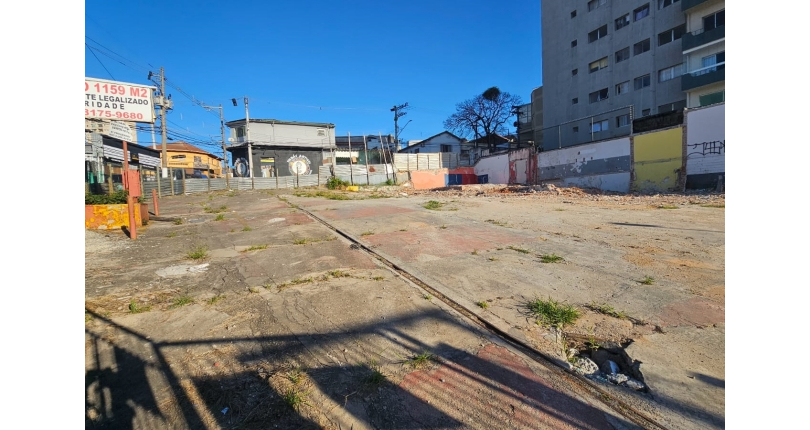 Terreno à venda no Bairro da Vila Pirituba na Avenida Paula Ferreira