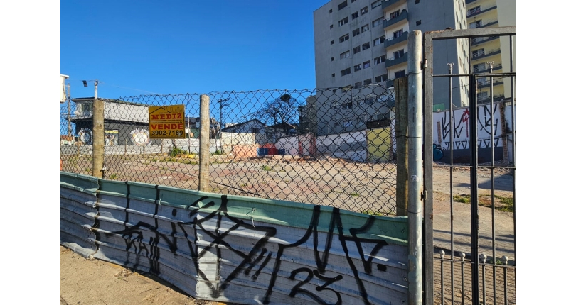 Terreno à venda no Bairro da Vila Pirituba na Avenida Paula Ferreira