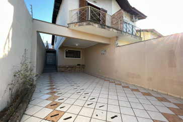 Sobrado à venda no Bairro do Jardim Regina na Rua Fontes da Silva