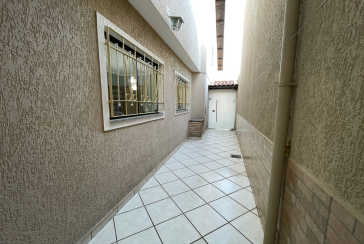 Sobrado à venda no Bairro do Jardim Regina na Rua Fontes da Silva