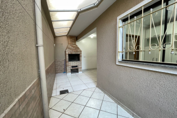 Sobrado à venda no Bairro do Jardim Regina na Rua Fontes da Silva